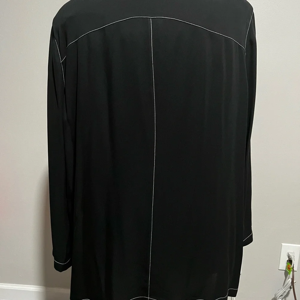 Plus Size Top - Picture 3 of 5